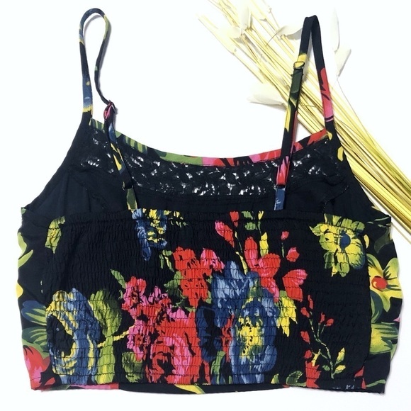 BAND OF GYPSIES Floral Crop Top - Picture 2 of 3